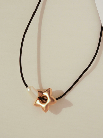 Lee Star Necklace Gold Black