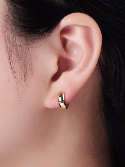 Chubby Minimalist Cartilage Earrings: Gold