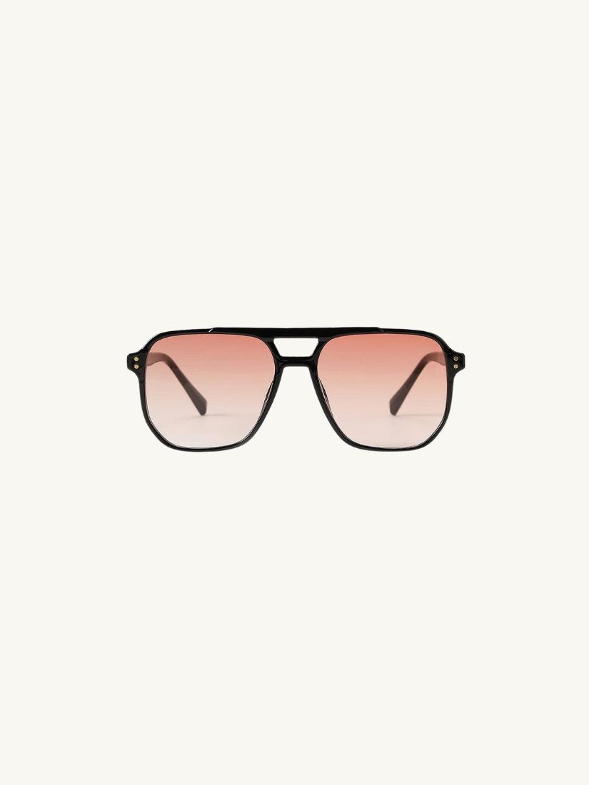 Skye Sunglasses: Black/Rose